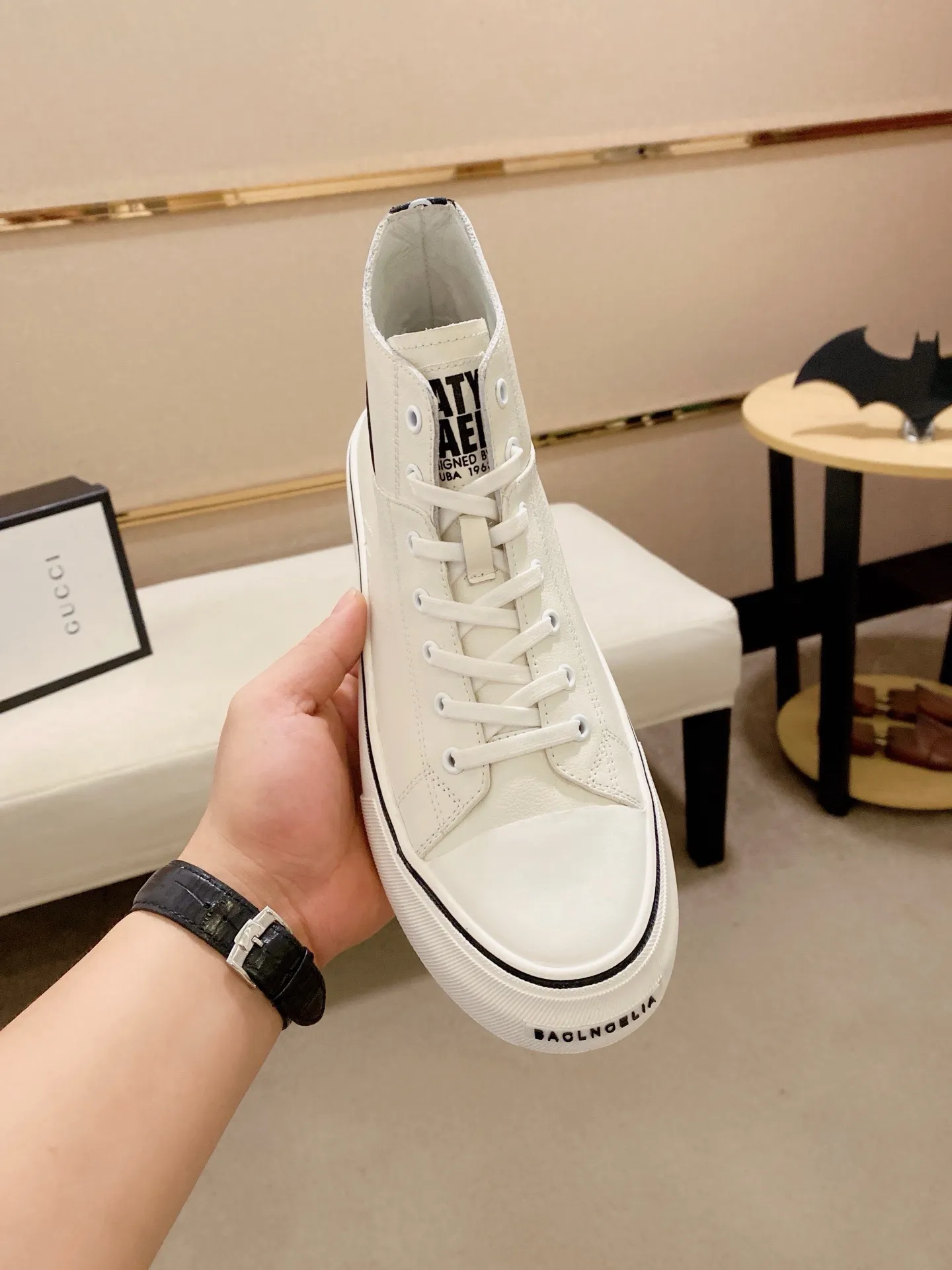 Men's clothing and shoes💰:480💰 (GUCCI) The latest model from the official website🎁🎁Casual and fashionable men's shoes👟, hot style💥The version is simple and elegant, exclusive for trendy men. Unique latest brand elements from the official website👑Original Gucci decoration, fashionable and generous, the fabric is original cowhide ✅Sheepskin lining, the official website specifies wear-resistant casual outsole, the classic model is taken in kind at the counter🎬38-44 (45 is custom-made and cannot be returned or exchanged)
